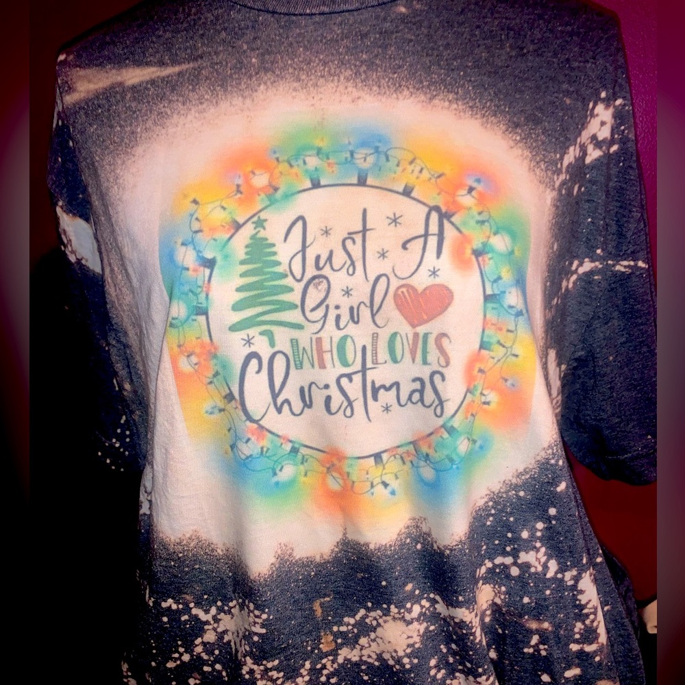 Just a girl that loves Christmas bleached tshirt